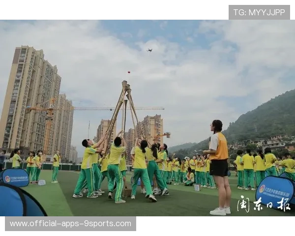 联赛推动体育文化进校园 丰富学生课余生活，开展校园体育文化活动的主要途径是什么