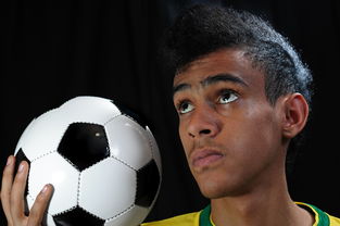 九游娱乐官方-国家队在赛后召开新闻发布会回应媒体关切，国家队最新比赛